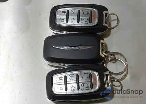 2020 Chrysler Pacifica Touring из США, поврежденный, VIN 2C4RC1FG2LR129179